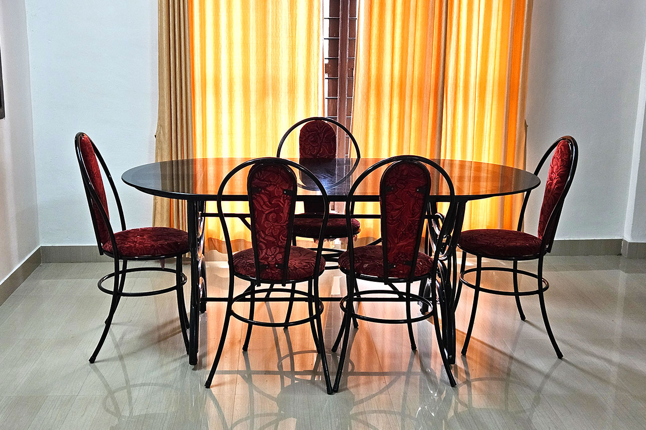 ramakkalmedu-holiday-inn---famil-room-3