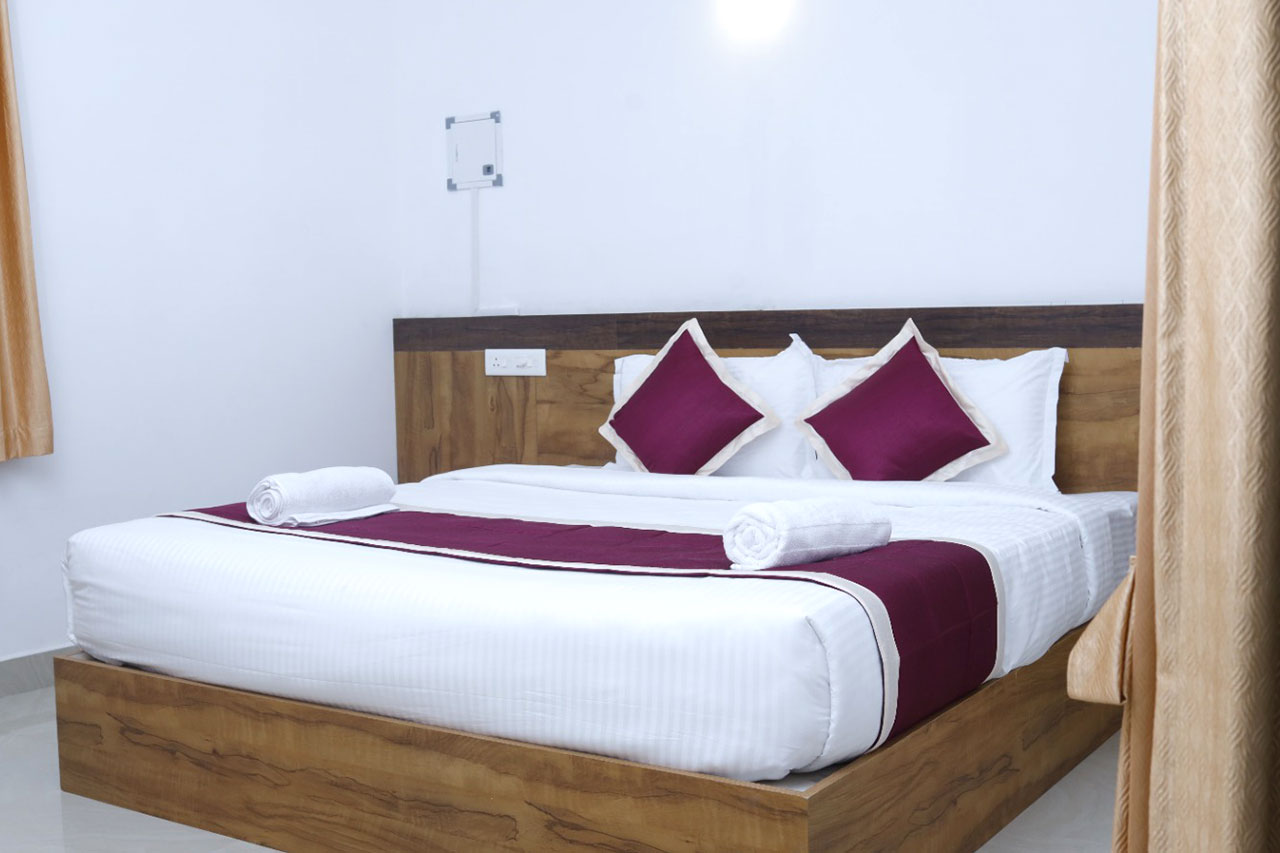 ramakkalmedu-holiday-inn---non-ac-room-1