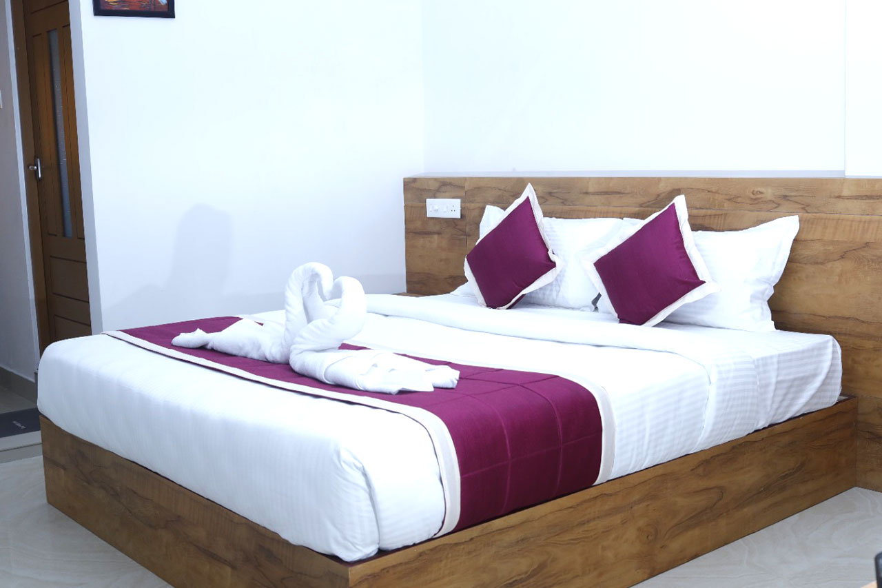 ramakkalmedu-holiday-inn---non-ac-room-3