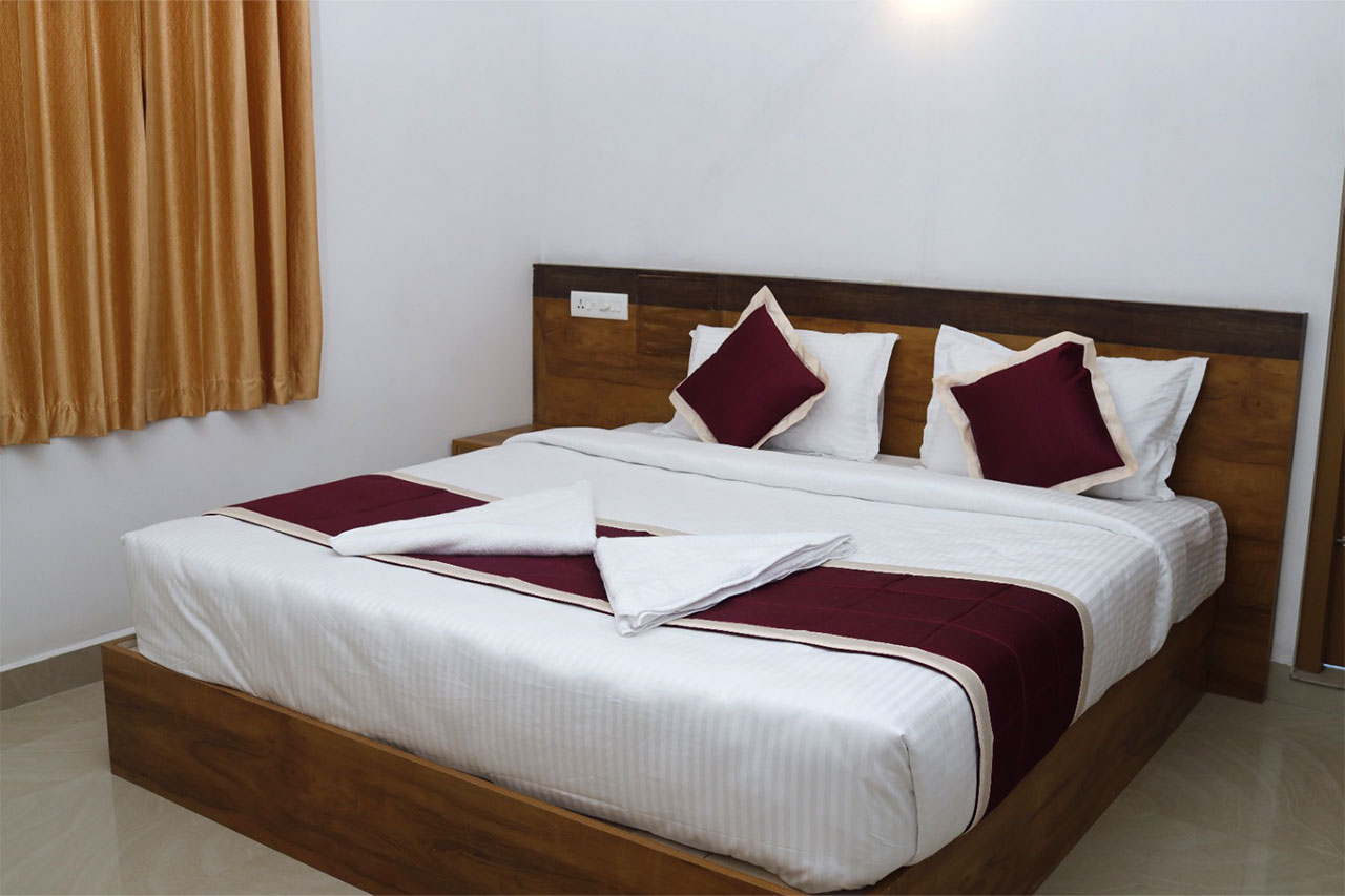 ramakkalmedu-holiday-inn---non-ac-room-5