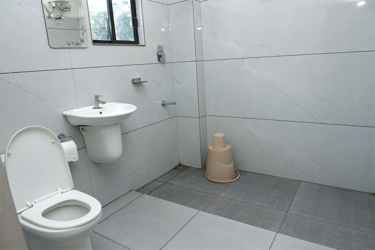 ramakkalmedu-holiday-inn---non-ac-room-6